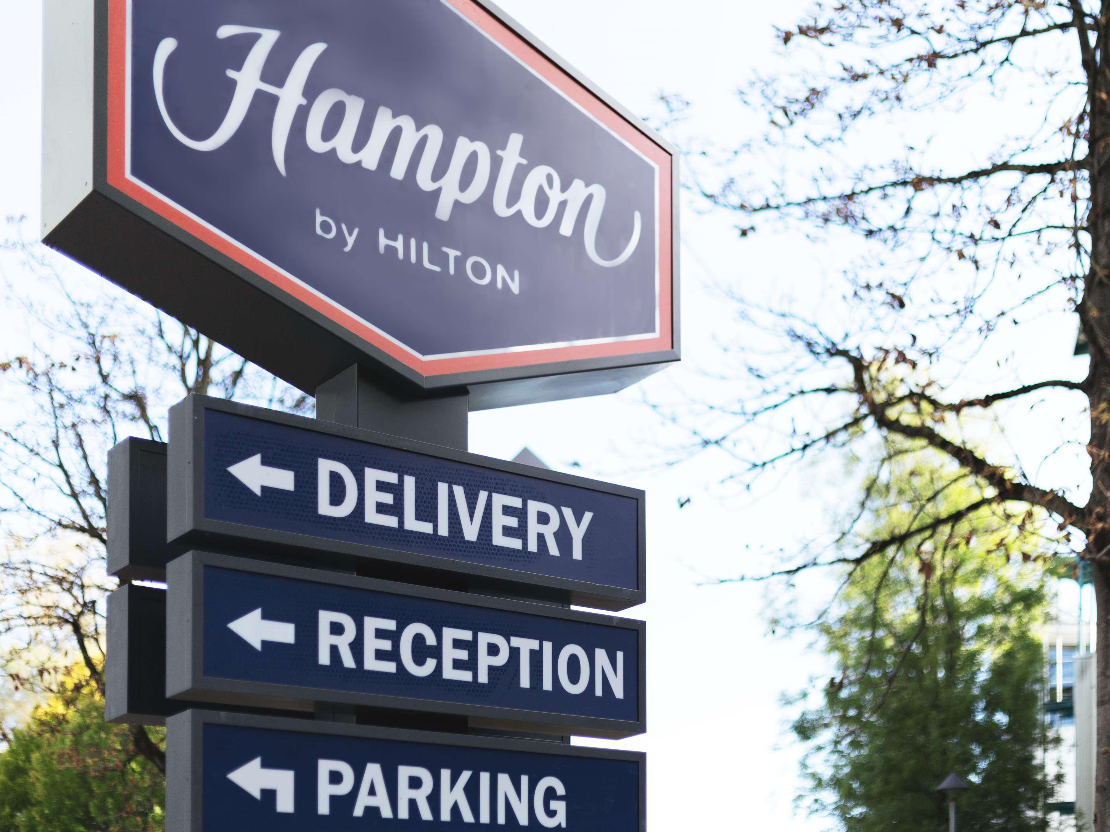 Hampton By Hilton Konstanz Hotel Buitenkant foto